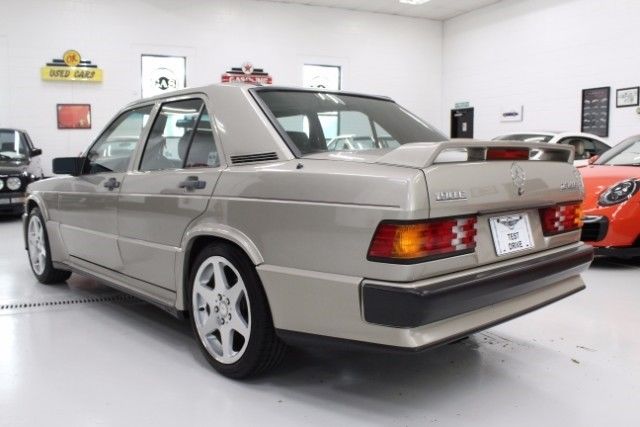 1987 Silver Mercedes-Benz 190 --