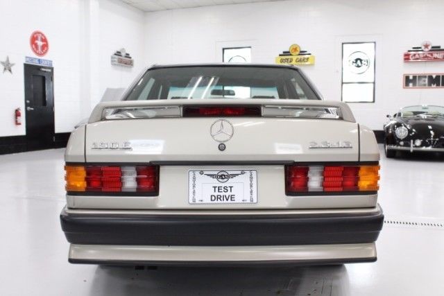 1987 Silver Mercedes-Benz 190 --