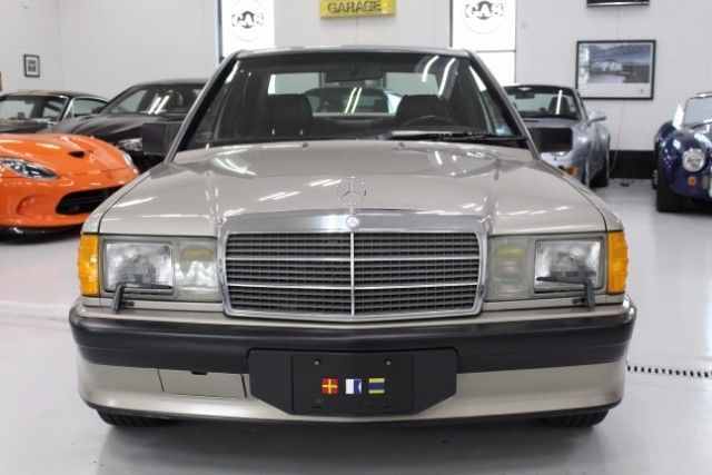 1987 Silver Mercedes-Benz 190 --