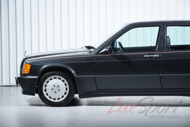 1987 Black Mercedes-Benz 190 E 2.3-16V Sedan