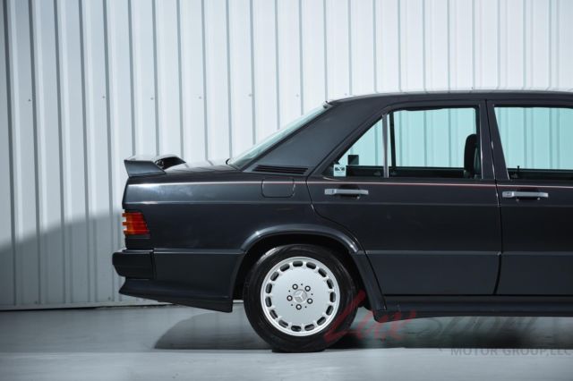 1987 Black Mercedes-Benz 190 E 2.3-16V Sedan