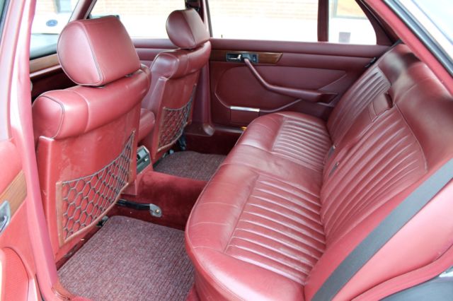 1987 Gray Mercedes-Benz 300-Series Sedan