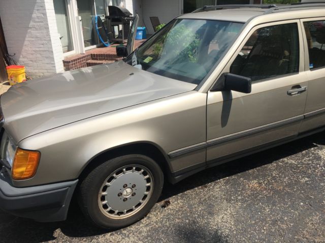 1987 Mercedes-Benz 300-Series Wagon
