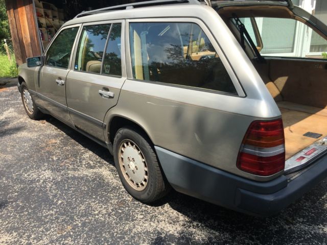 1987 Mercedes-Benz 300-Series Wagon