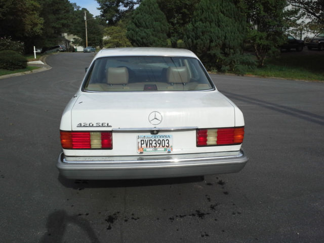 1987 White Mercedes-Benz 400-Series 4-Door