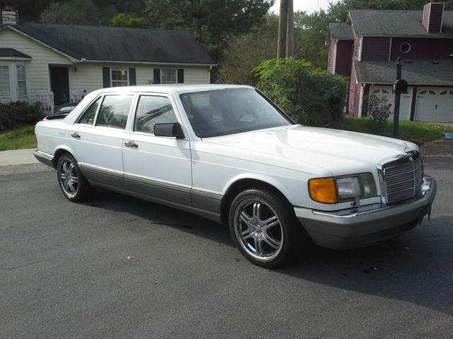 1987 White Mercedes-Benz 400-Series 4-Door