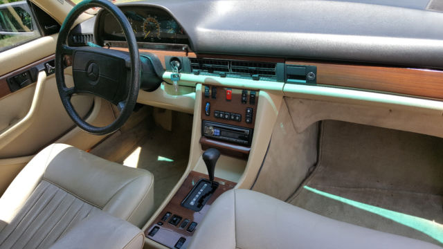 1987 Burgundy Mercedes-Benz 400-Series Sedan