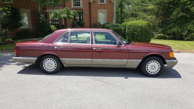 1987 Burgundy Mercedes-Benz 400-Series Sedan