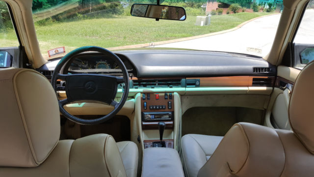 1987 Burgundy Mercedes-Benz 400-Series Sedan