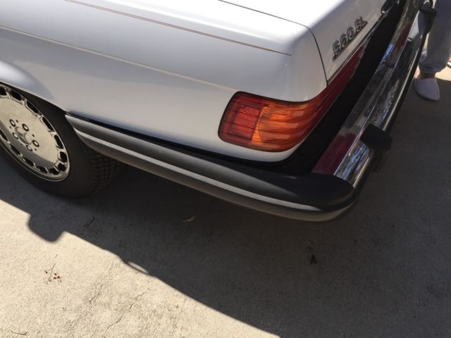 1987 White Mercedes-Benz 500-Series Convertible