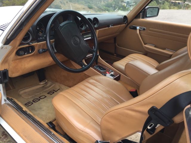 1987 White Mercedes-Benz 500-Series Convertible