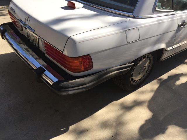 1987 White Mercedes-Benz 500-Series Convertible
