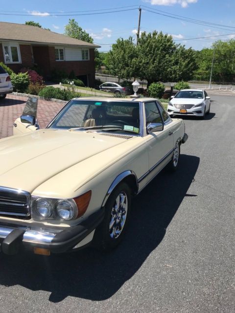 1987 Cream Mercedes-Benz SL-Class Convertible