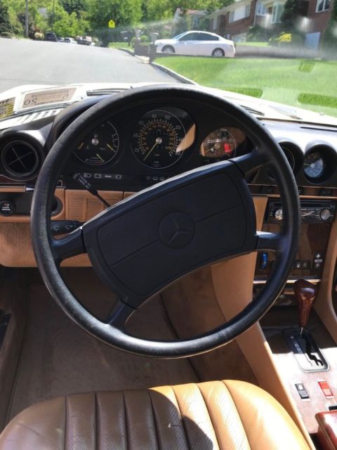 1987 Cream Mercedes-Benz SL-Class Convertible