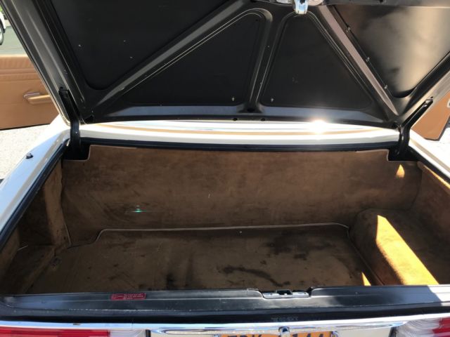 1987 Cream Mercedes-Benz SL-Class Convertible