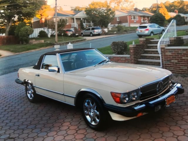 1987 Cream Mercedes-Benz SL-Class Convertible