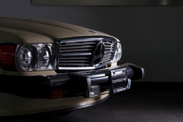 1987 White Mercedes-Benz SL-Class Convertible