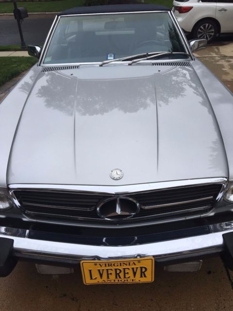 1987 Silver Mercedes-Benz SL-Class Convertible