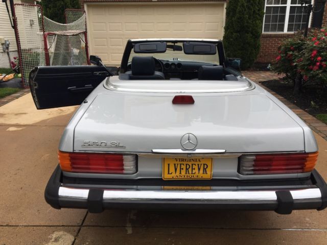 1987 Silver Mercedes-Benz SL-Class Convertible