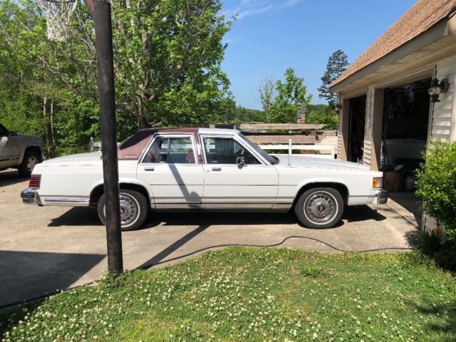 1987 White Ford Grand Marquis Coupe