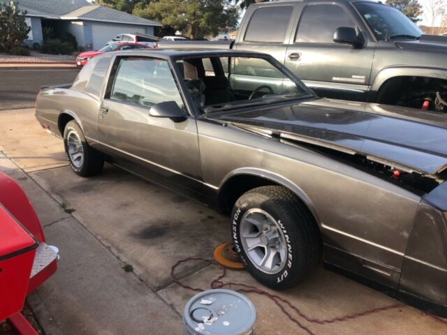 1987 Silver Chevrolet Monte Carlo Coupe