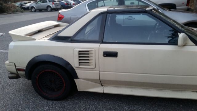 1987 White Toyota MR2 Coupe