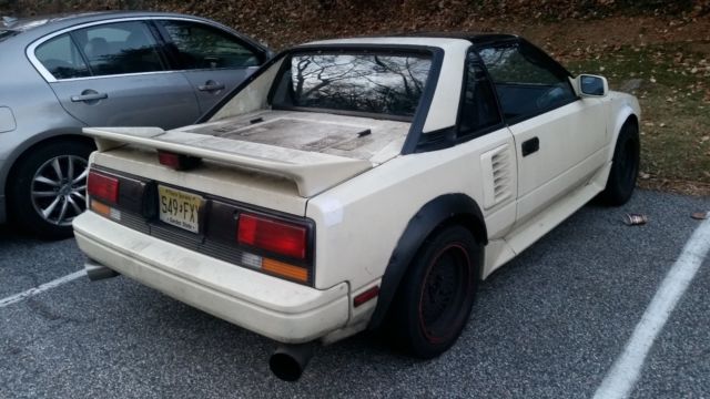 1987 White Toyota MR2 Coupe