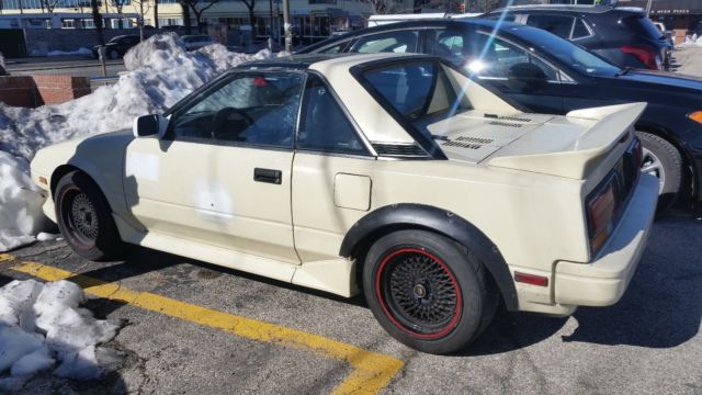 1987 White Toyota MR2 Coupe