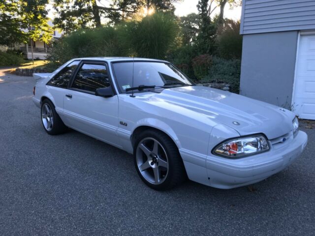 1987 Gray/white Ford Mustang Hatchback
