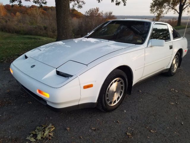 1987 White Nissan 300ZX Coupe