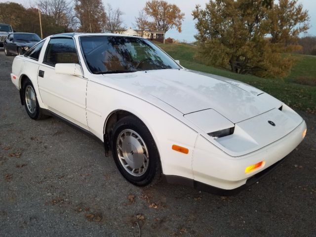 1987 White Nissan 300ZX Coupe