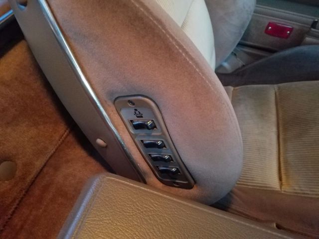 1987 White Nissan 300ZX Coupe