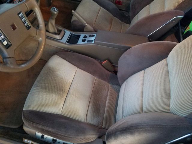 1987 White Nissan 300ZX Coupe