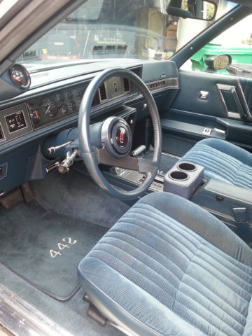 1987 tiel blue Oldsmobile 442