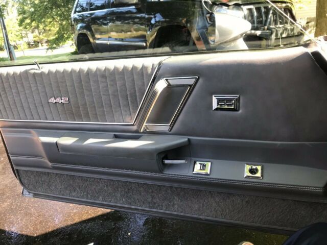 1987 Gray Oldsmobile 442 Coupe