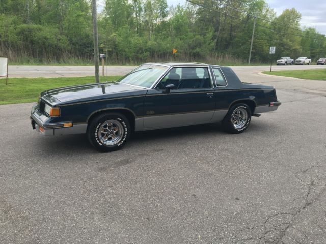 1987 Blue Oldsmobile 442 Coupe