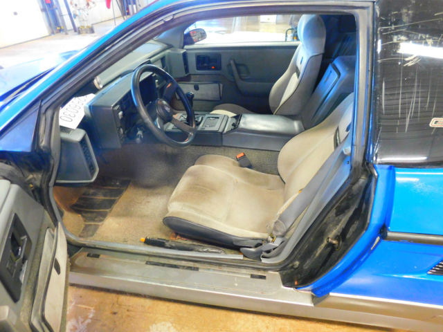 1987 Blue Pontiac Fiero Coupe