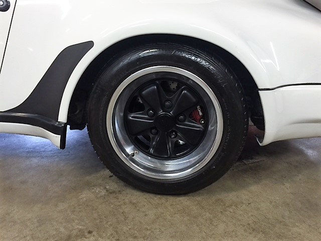 1987 White Porsche 911 Coupe