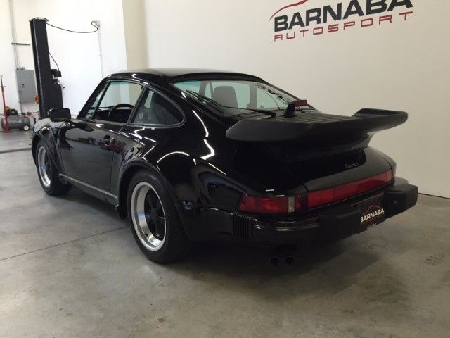 1987 Black Porsche 911 --