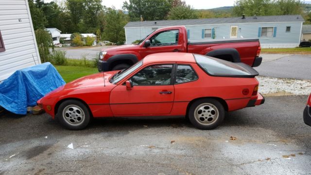 1987 Red Porsche 924 Coupe