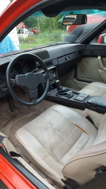 1987 Red Porsche 924 Coupe