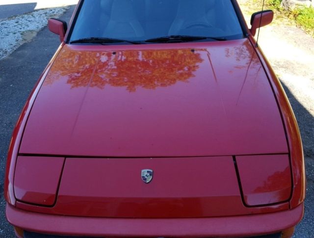 1987 Red Porsche 924 Coupe