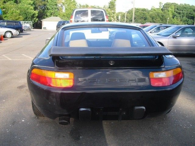 1987 Black Porsche 928 Coupe