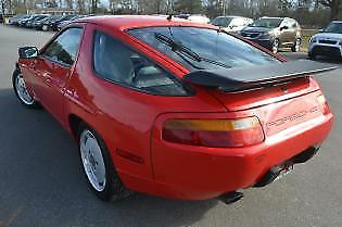 1987 Red Porsche 928
