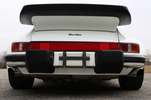 1987 White Porsche 930