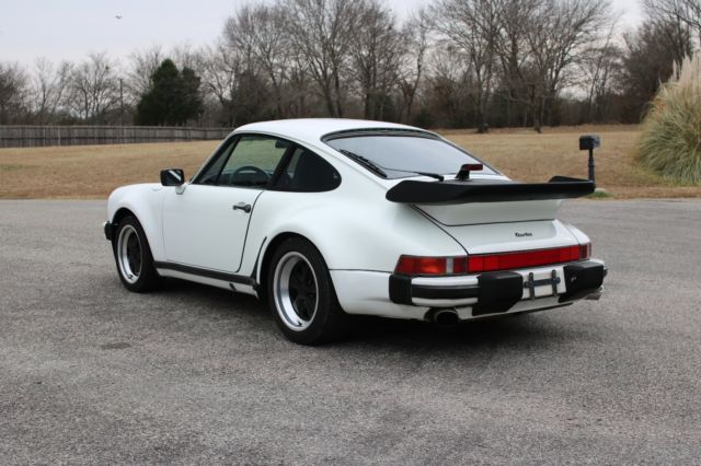 1987 White Porsche 930