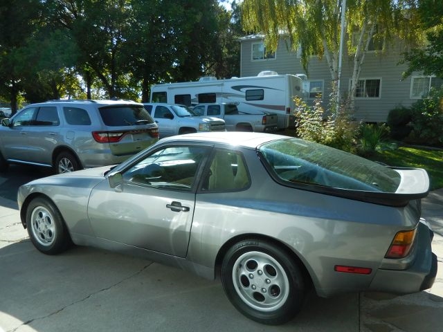 1987 Gray Porsche 944 --