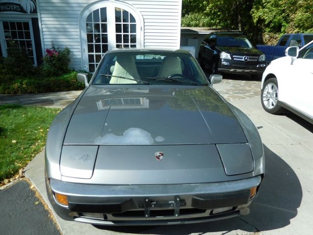 1987 Gray Porsche 944 --