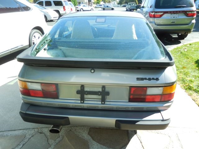 1987 Gray Porsche 944 --