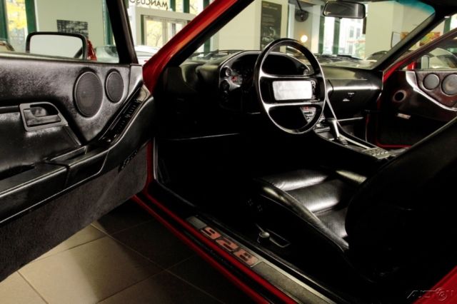 1987 White Porsche 928 Hatchback